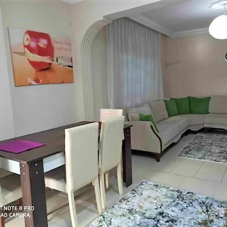 Enjoy Peace And Quiet In A Beautiful Private Home In Brilliant Location In Side * Side