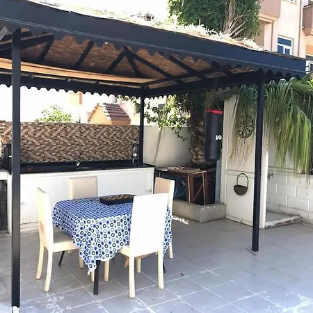 Enjoy Peace And Quiet In A Beautiful Private Home In Brilliant Location In Side * Side